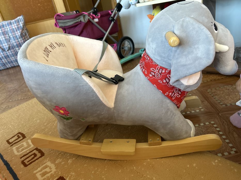 Люлеещо се слонче