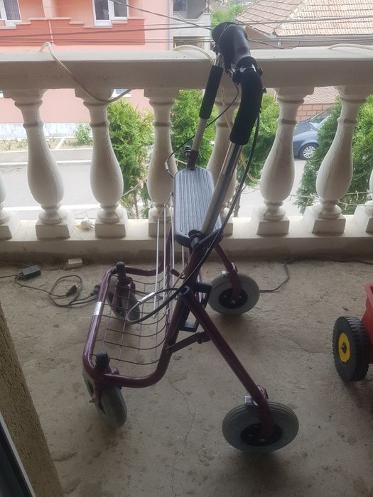 Adaptor capac WC, cadru premergător persoana cu dizabilatati