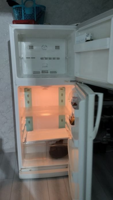 Холодильник   продаю