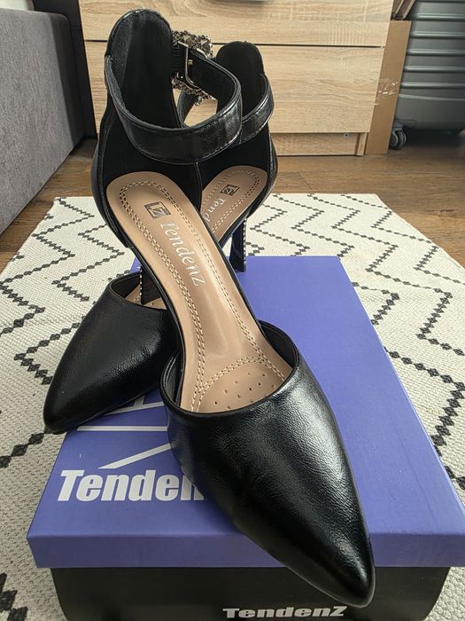 Официални дамски обувки