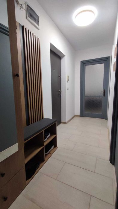 Inchiriez apartament cu 2 camere decomandat - zona Gara