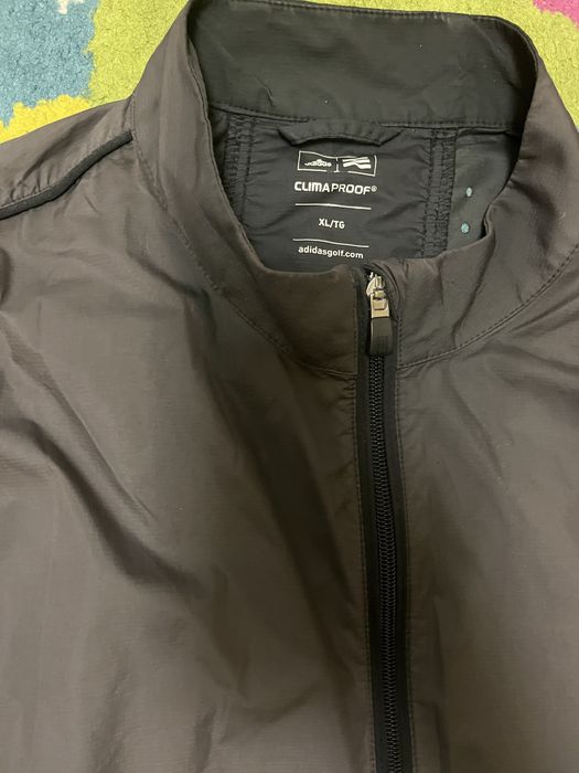 Vând vestă Adidas