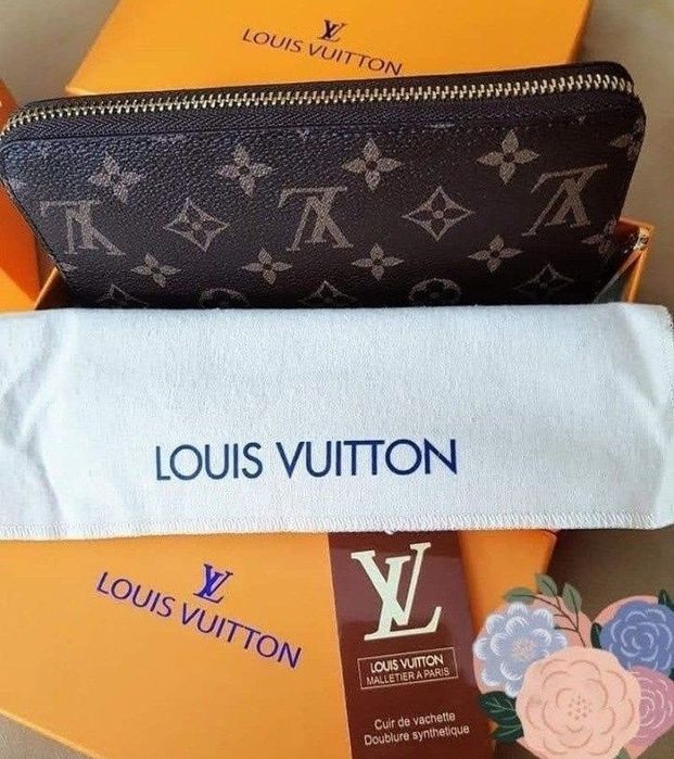 Portofel LV piele naturala 100%,cutie ,saculet, etichetă