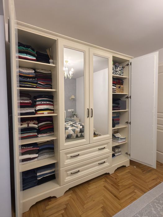 Vând dulap dressing mdf vopsit, ca nou