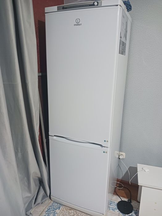 Холодилник сатылады