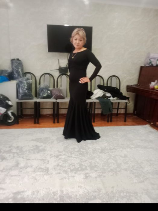 Продам платья новые