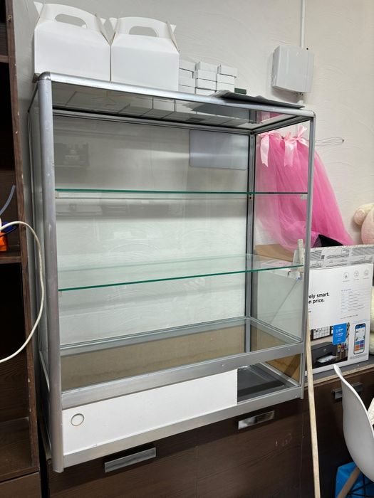 Витрина стеллаж киоск