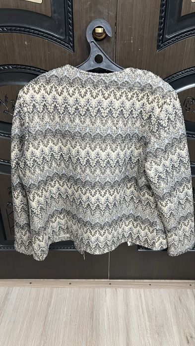 Вязаный джемпер под костюм