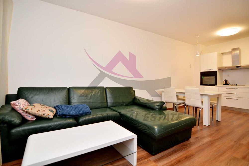 Дава се под наем Тристаен апартамент в Варна, Център - 107 кв.м за 1000 € - Снимка #2