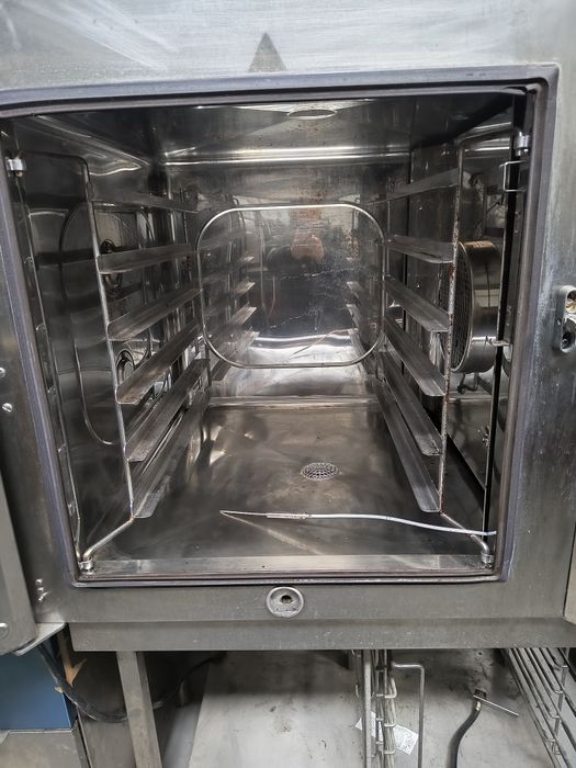 Конвектомат със Парогенератор  и Стойка.