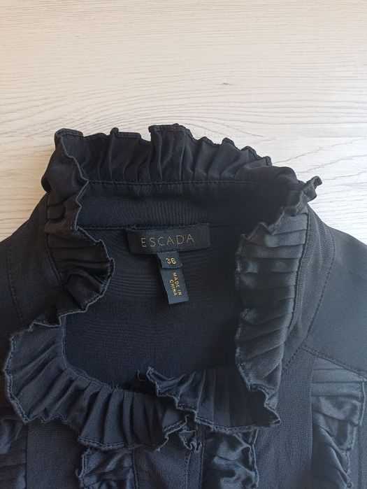 Дамски ризи Escada