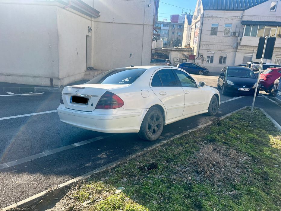 Vand Mercedes E 200