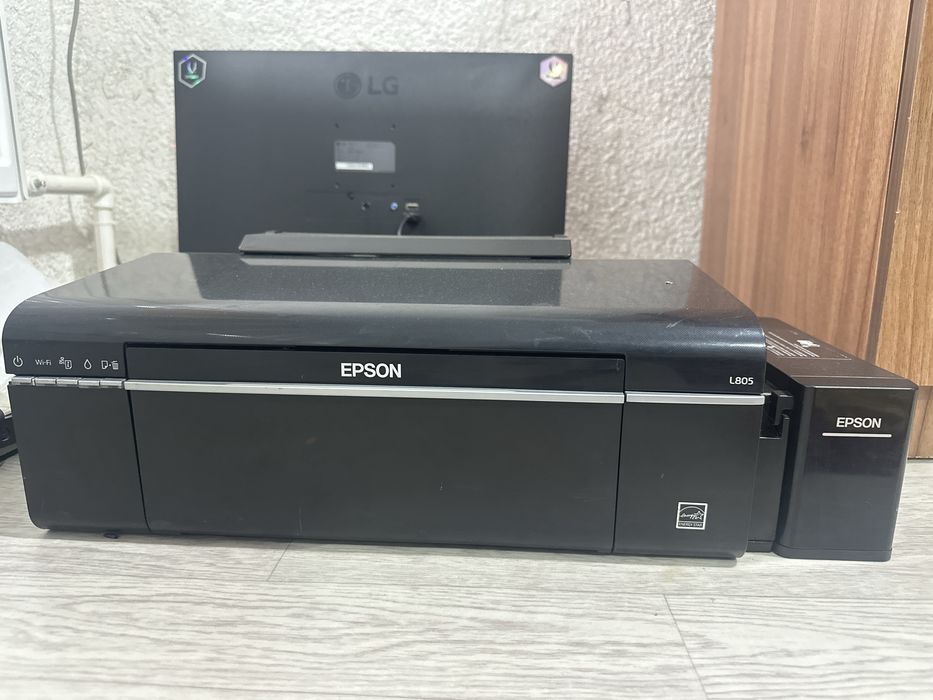 Printer Epson L805 1yil ishlatganman
