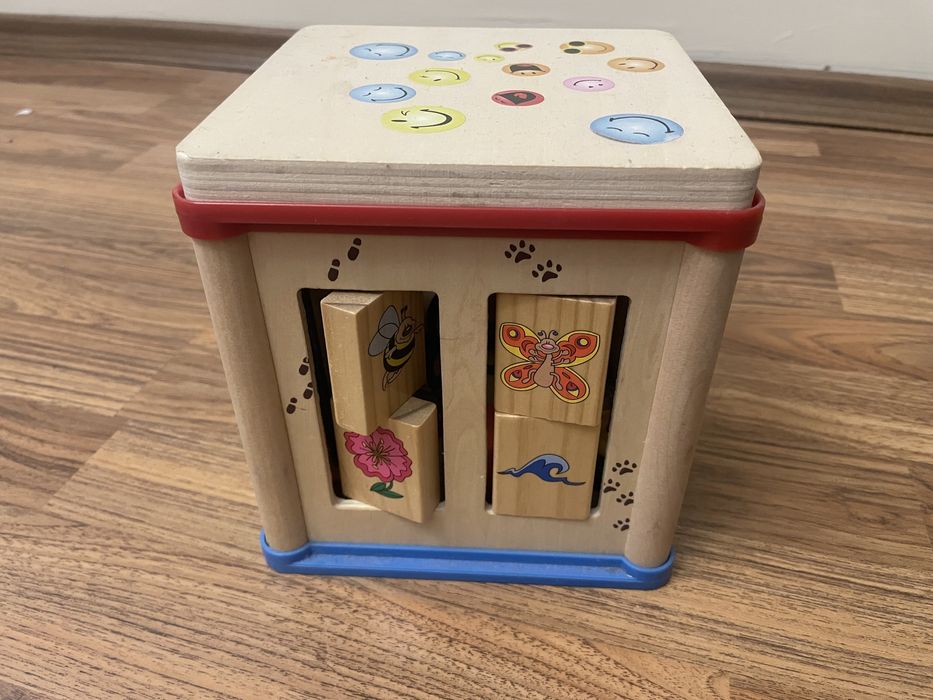 Дървен образователен куб