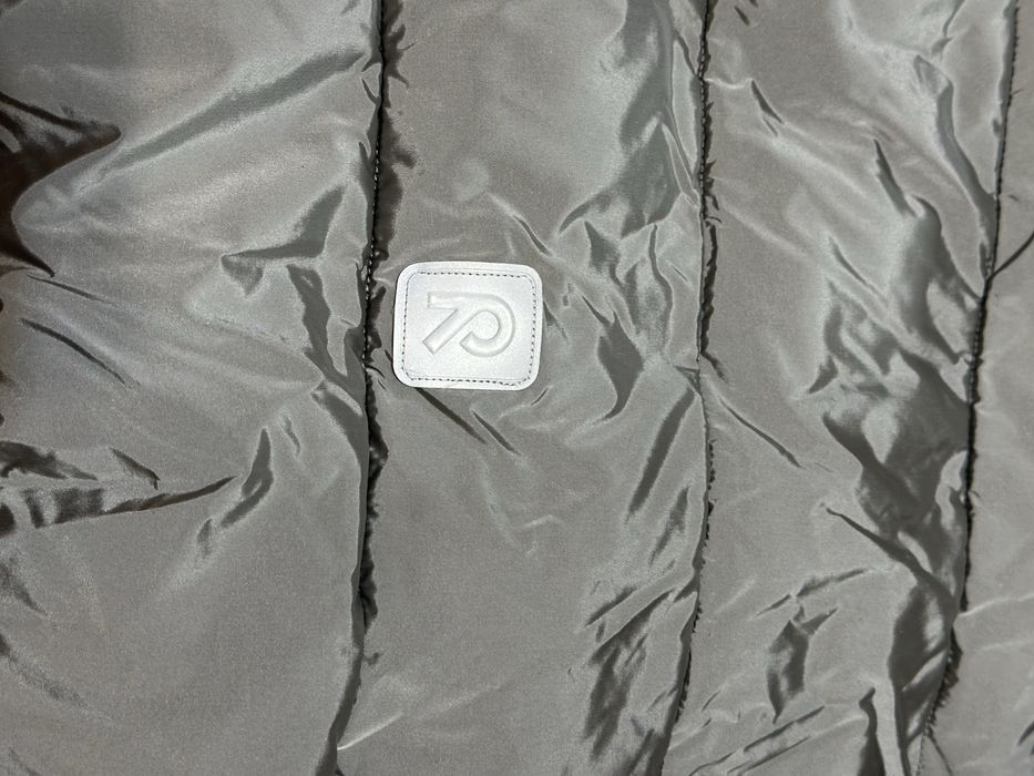 Продам куртку для девочки Reima