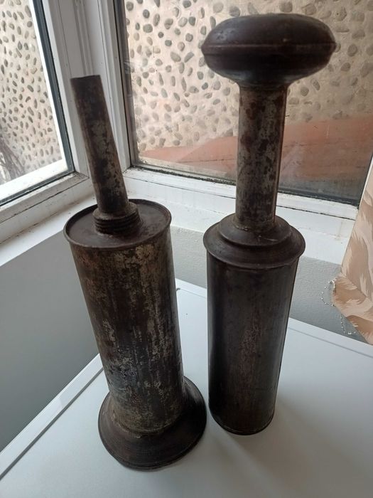 Vând pompa pentru umplut cârnați, model vechi!!