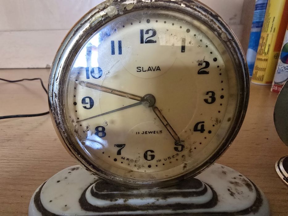 Продавам Будилници  Слава