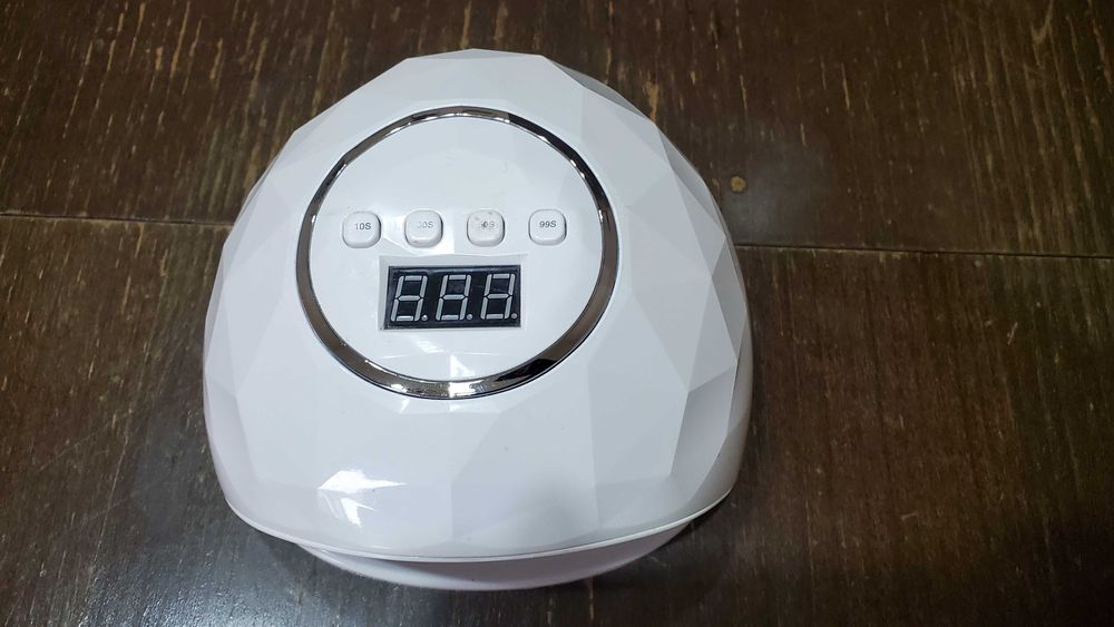 Уреди и консумативи за маникюр/педикюр