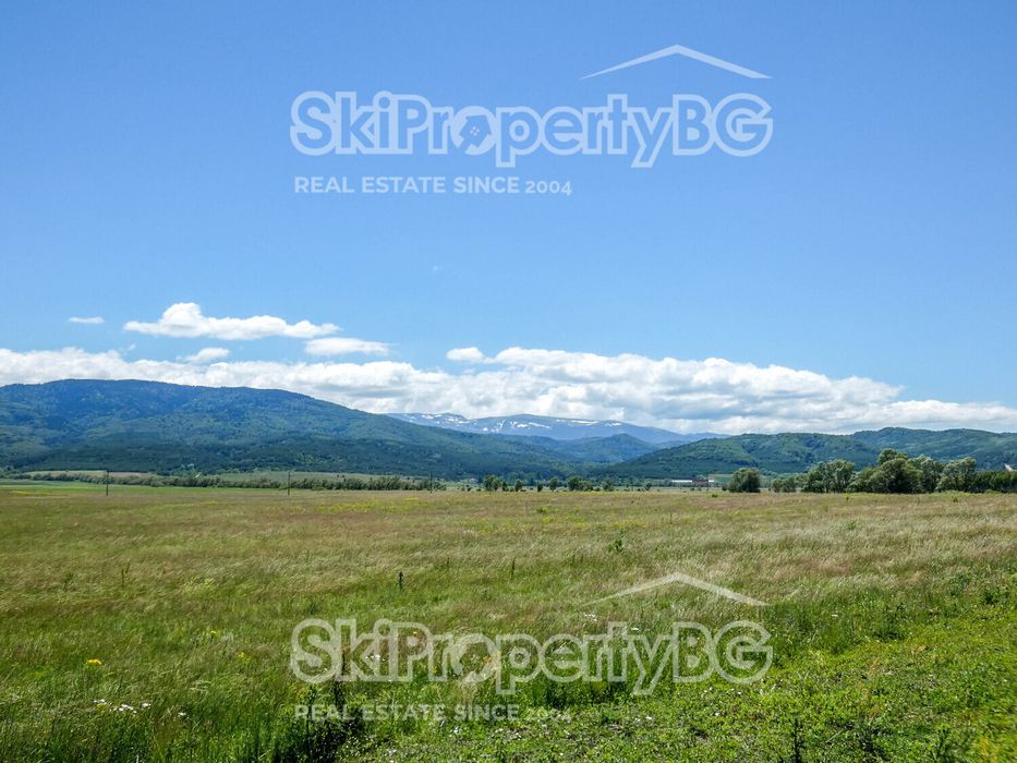 Голям парцел в Белчински Бани!