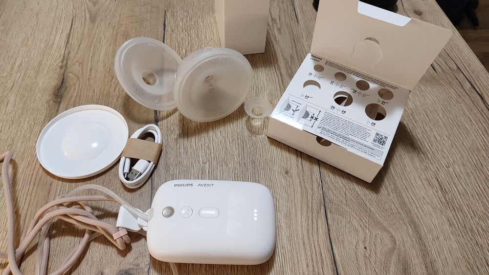 Philips Avent Hands Free Breast Pump / автоматична помпа в гаранция