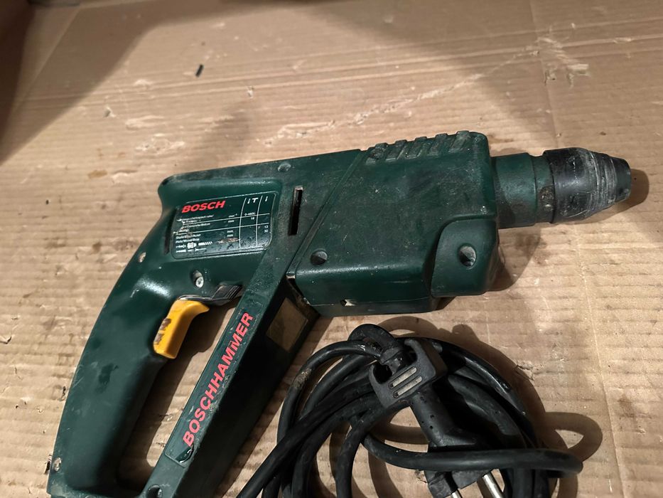 Перфоратор BOSCH PBH 200 R 420W
