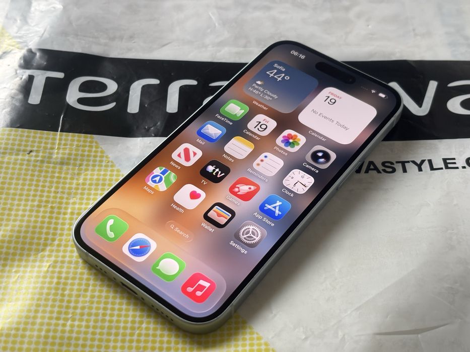 IPhone 15 256GB - много запазен