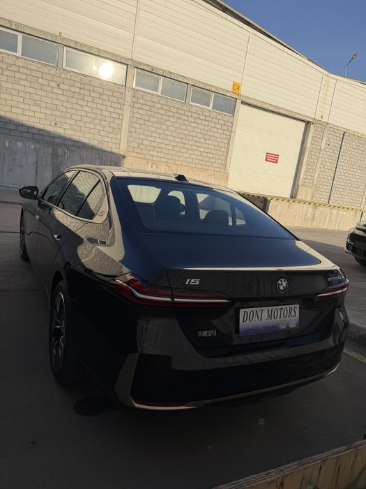 BMW i5 35L Новая в наличии