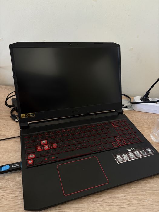 ACER Nitro 5 (120Hz, 32GB RAM, GTX 1650)