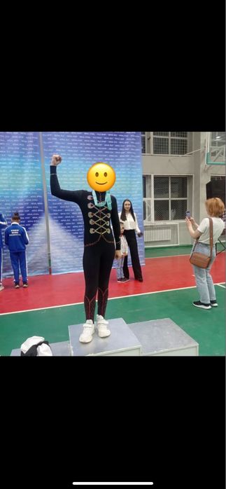 гимнастический костюм