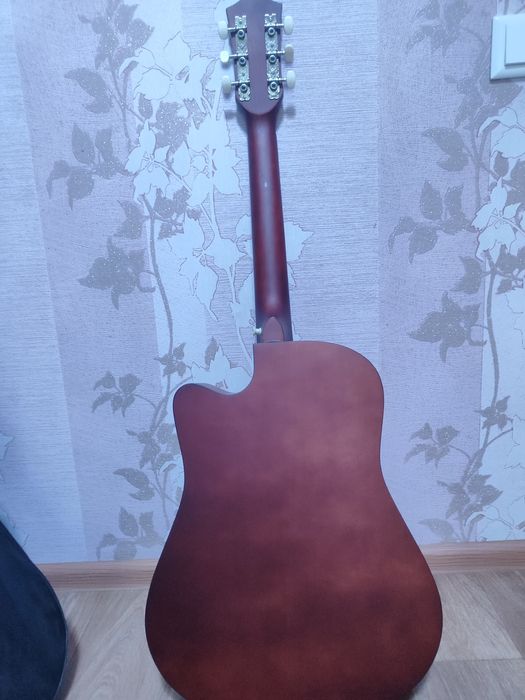 Гитара акустическая