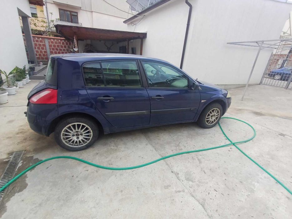 продавам рено меган 2 на части