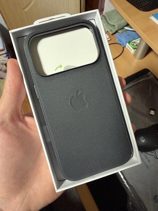 Husa Apple iPhone 17 Pro TechWoven Black