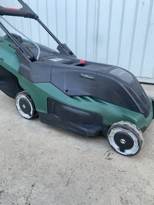 Masina tins gazon Bosch Advanced Rotak 650