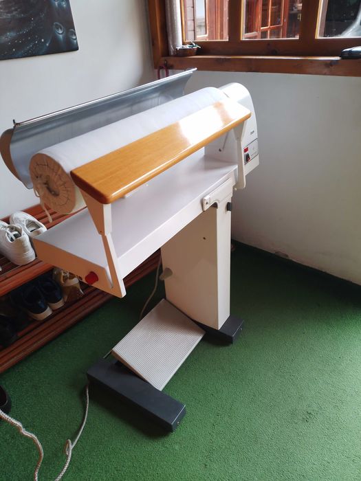 Гладачна машина каландър AEG 65см.