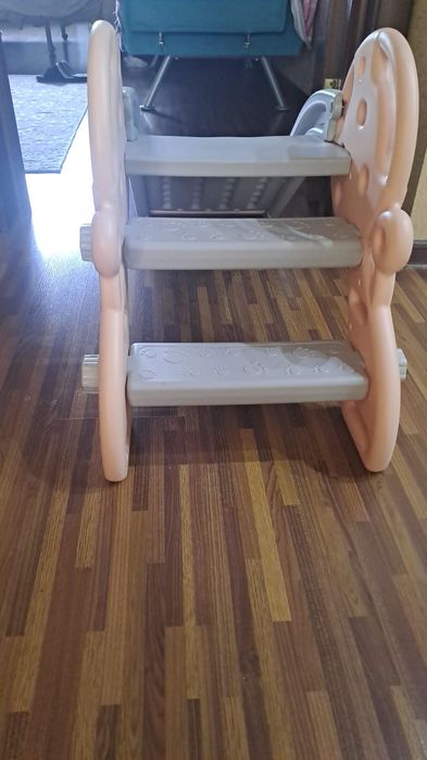 Продам детскую  горку.
