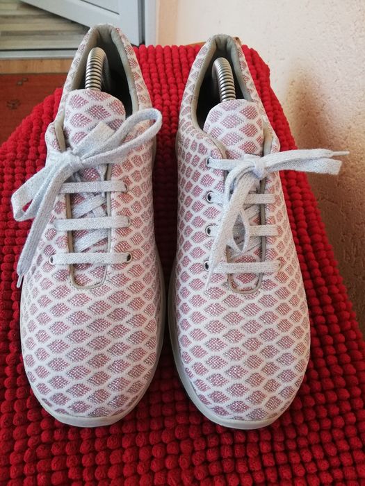 Adidași Varomed nr 42 dama ușori și lati