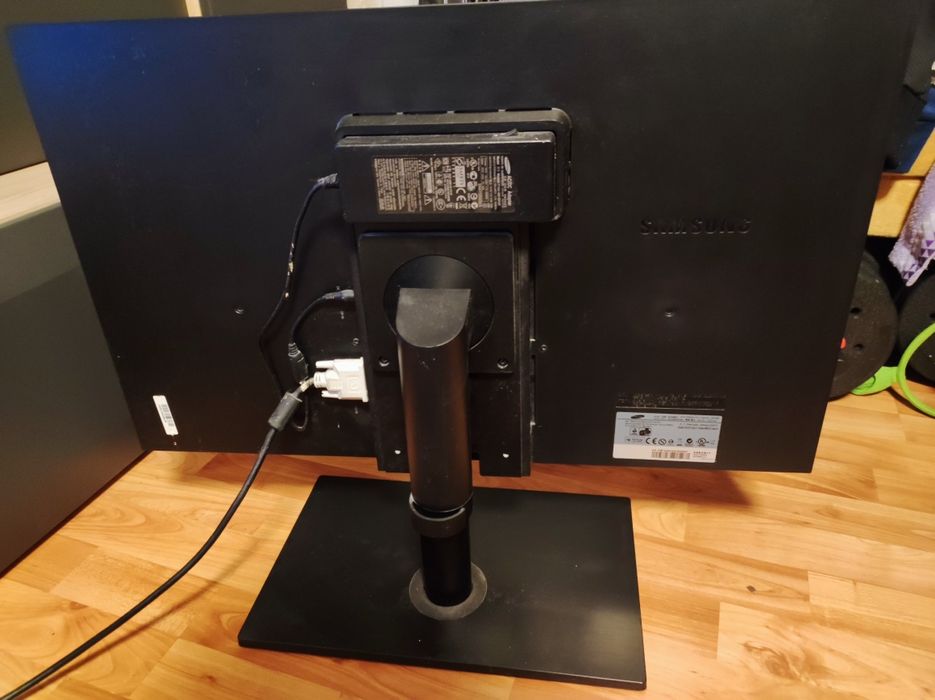 Монитор 27" Samsung Full HD