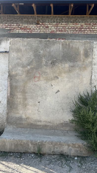 Bepul beton devor