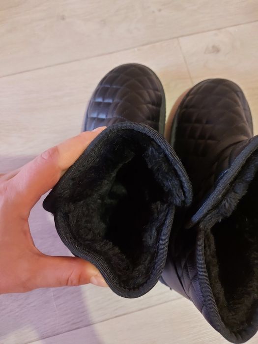 Продам угги новые