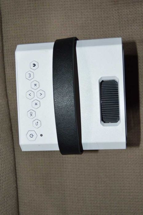 Mini videoproiector LED iiFUN cu BT si wifi
