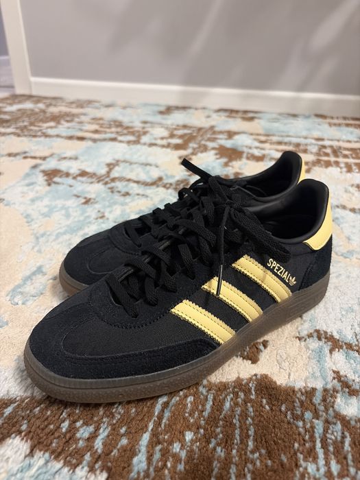 Кроссовки Adidas новые