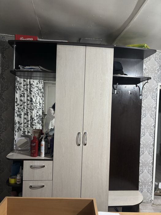 Продам шкаф для прихожей