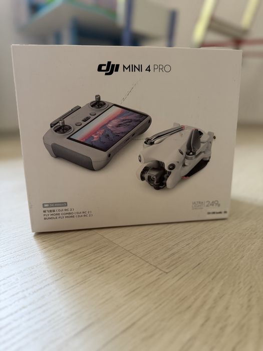 Drona DJI Mini 4 PRO Fly More Combo