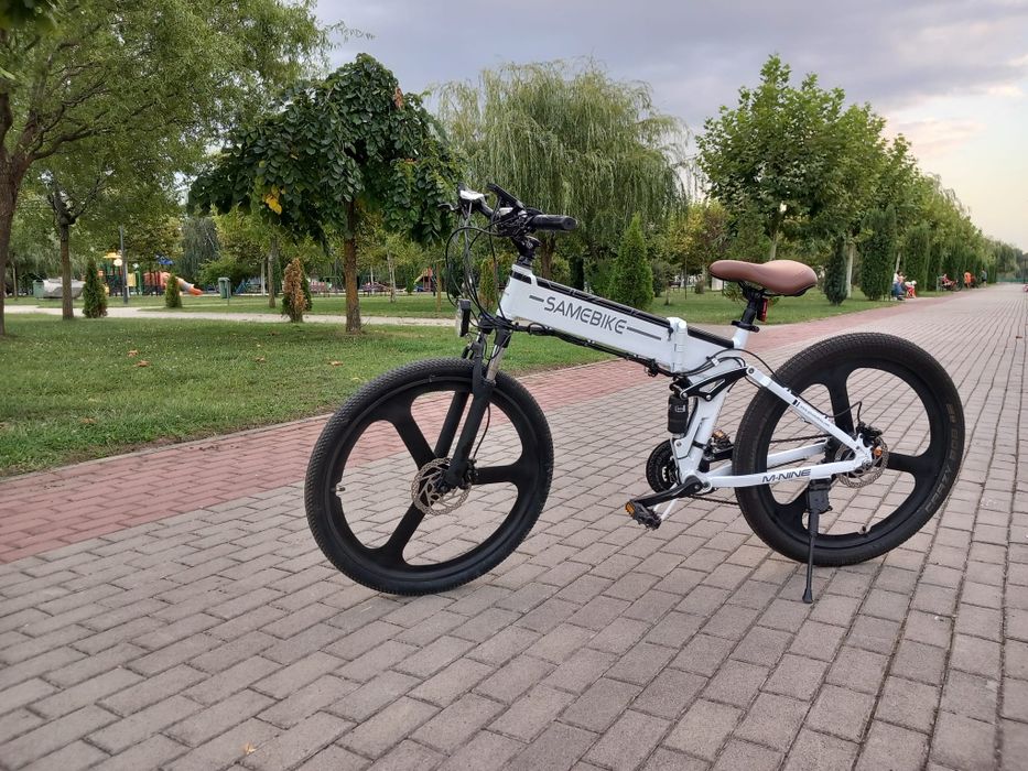 Bicicleta electrică pliabilă cu accelerație