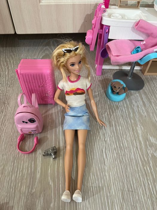 Сет кукла Барби на път плюс комплект за спа салон