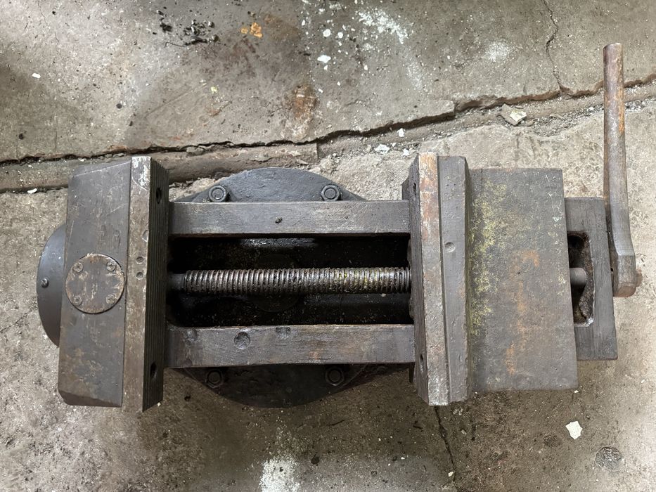 Тиски 250 губки сделано в СССР