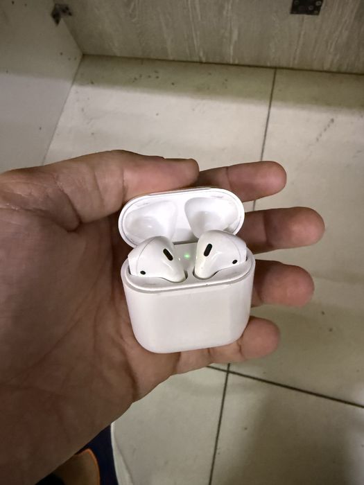 airpods original 100%