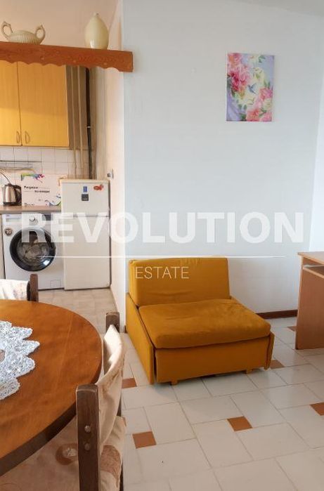 Дава се под наем Двустаен апартамент в Варна, Младост 1 - 55 кв.м за 325 € - Снимка #2