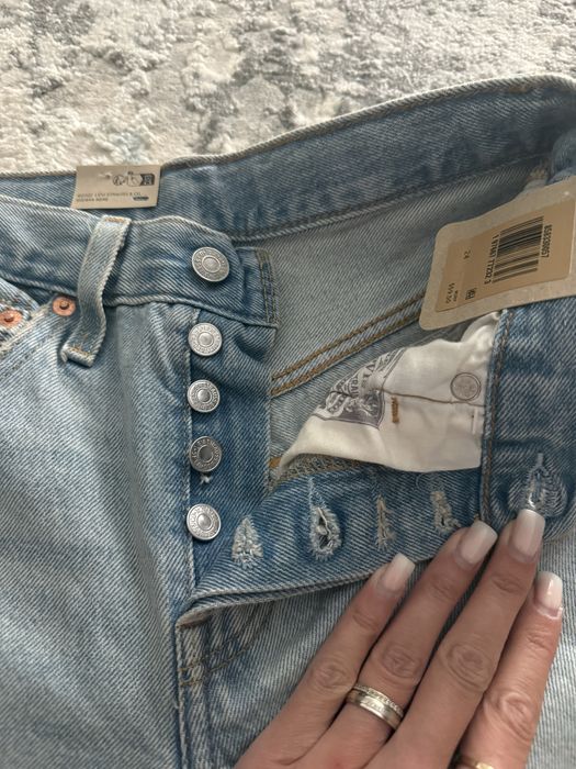 Pantaloni scurti dama levi’s