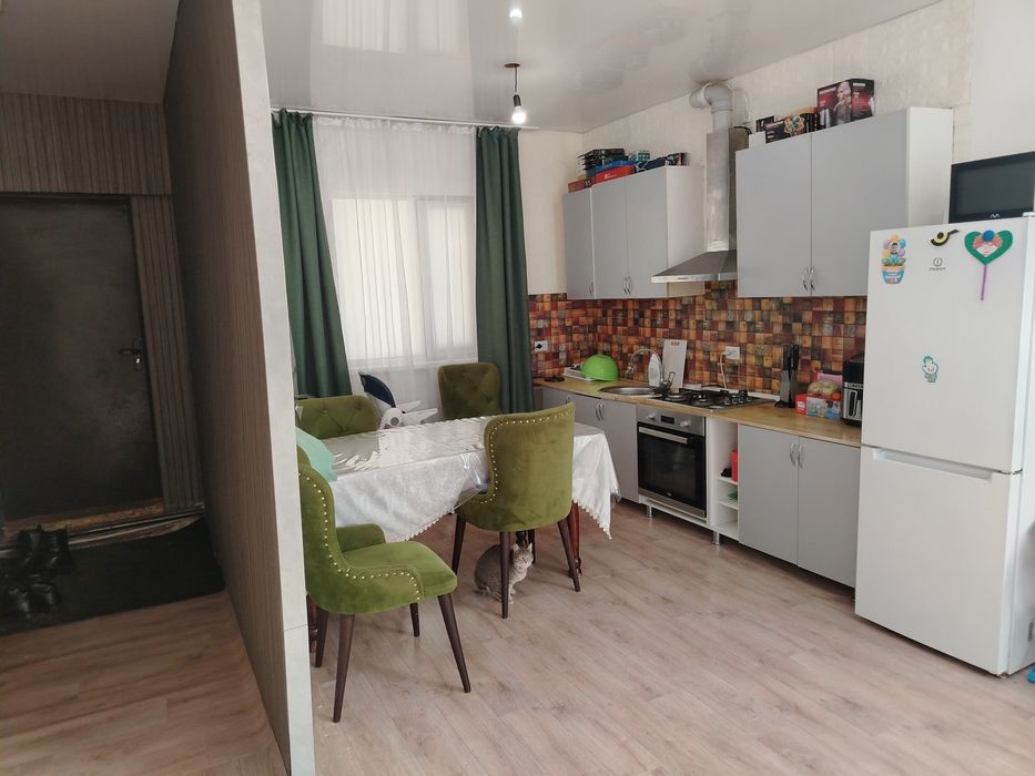 Продам дом с отапливаемой теплицей